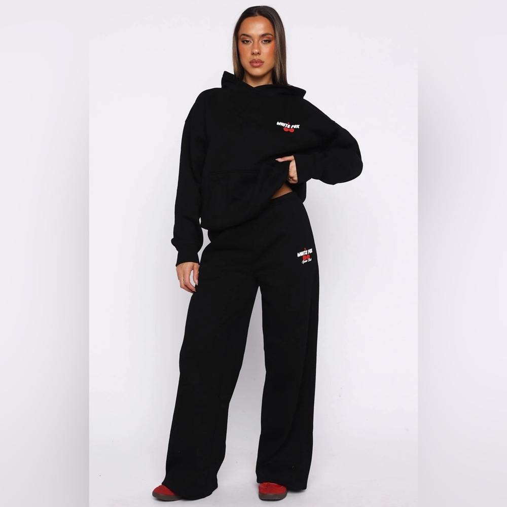 White fox boutique Club 14 Cassie cherry sport logo black Wide Leg Sweatpants ❤️